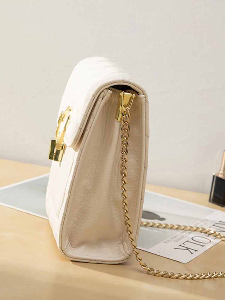 Mini Diamond Pattern Clutch Wallet Heart-shaped Crossbody Bag with Adjustable Strap