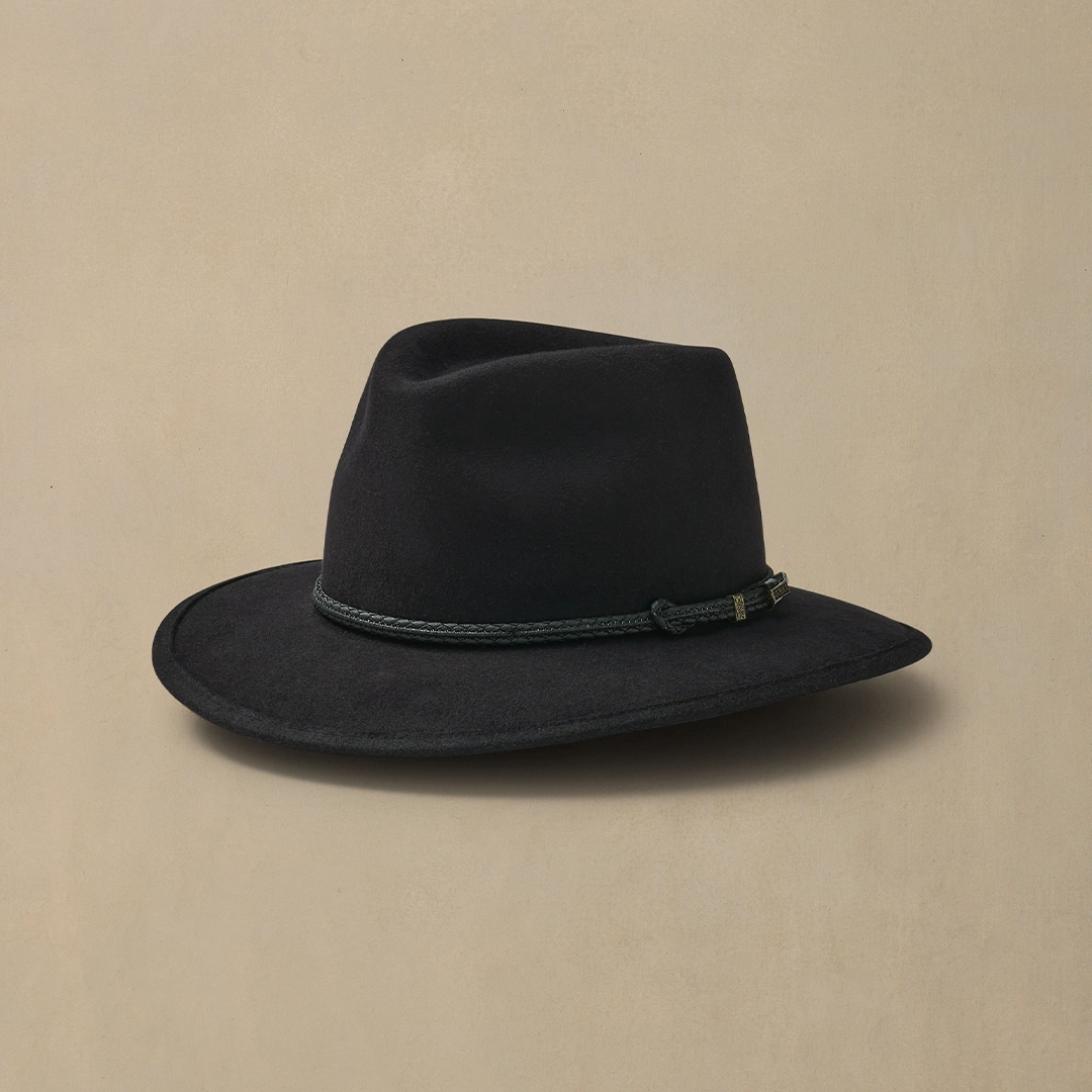 Traveller Black