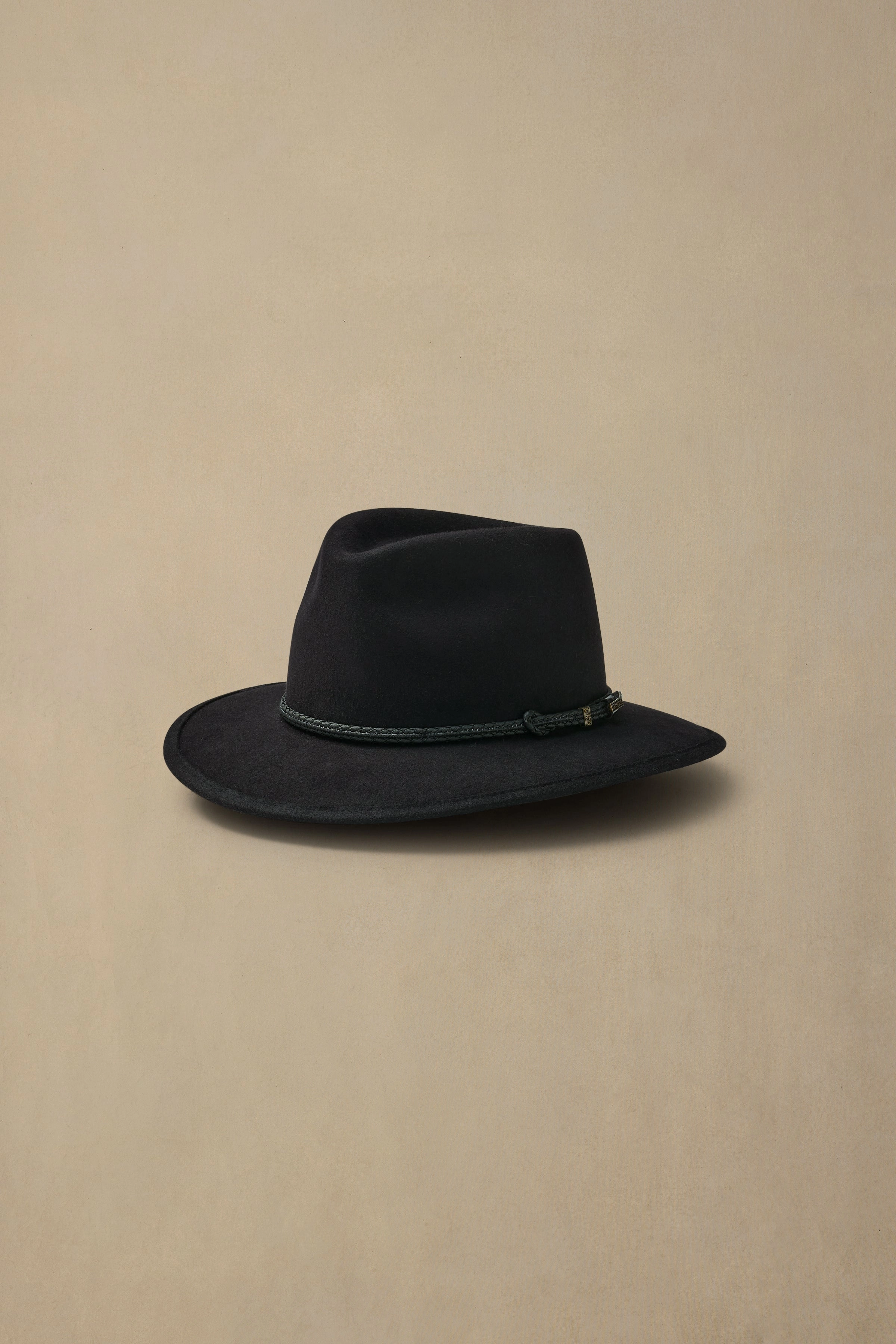 Traveller Black